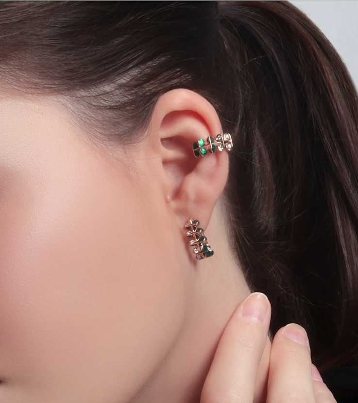 Side view: 18 K rose-gold convertible earring worn as ear cuff, patented jewelry, VVS-1 DEF diamonds