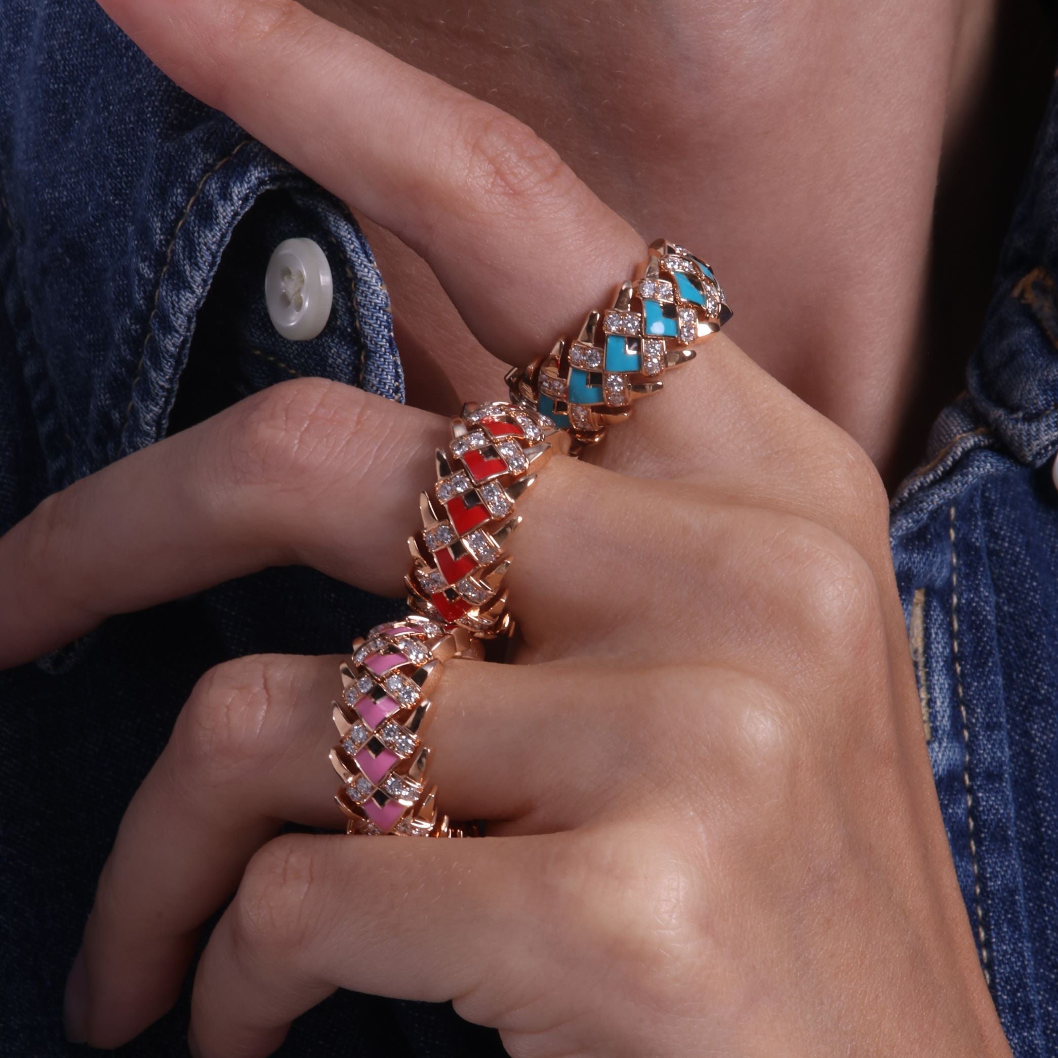Palm leaves ring inspired by Palm leaf weaving patterns featuring vibrant ceramic and VVS-1 Diamonds