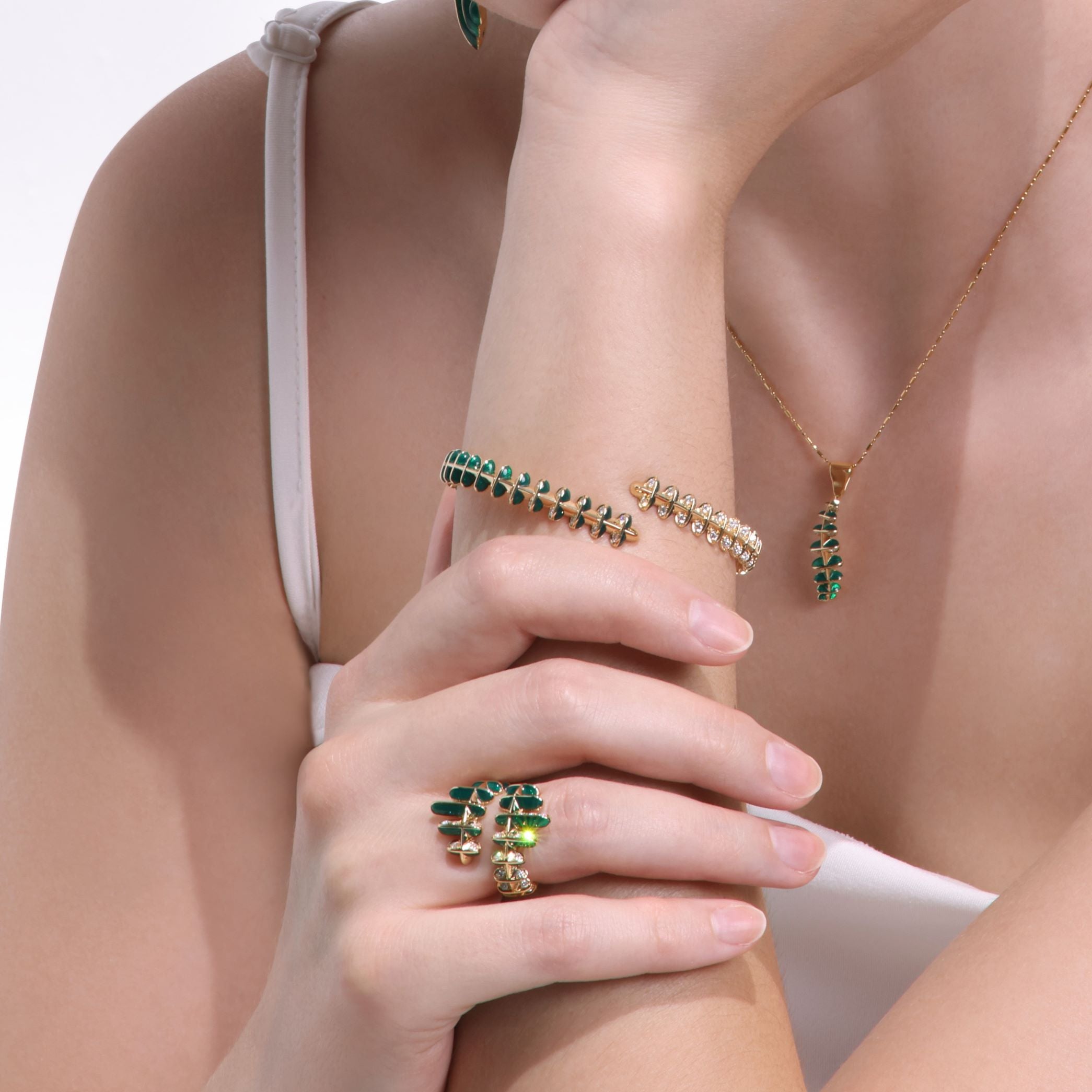 Circle of Life Single Bracelet - Yellow Gold
